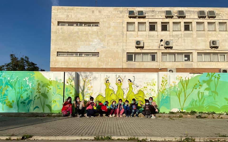 Pepe Yáñez. La alegría de Alalá, visible en esta pintura mural del Polígono Sur