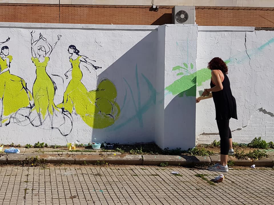 Pepe Yáñez. La alegría de Alalá, visible en esta pintura mural del Polígono Sur